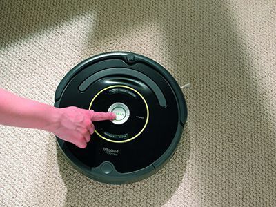 Robot aspirador - iRobot Roomba 650 (botón clean)